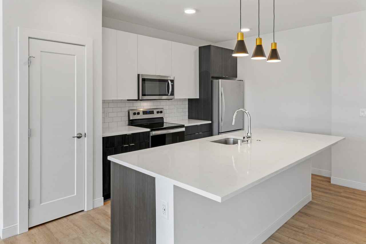 5945 6th Avenue #201 - Photo 3 of 37