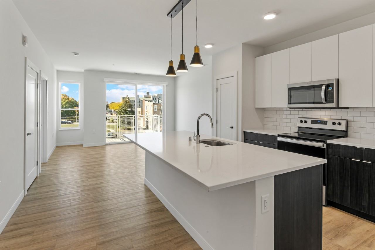 5945 6th Avenue #201 - Photo 7 of 37