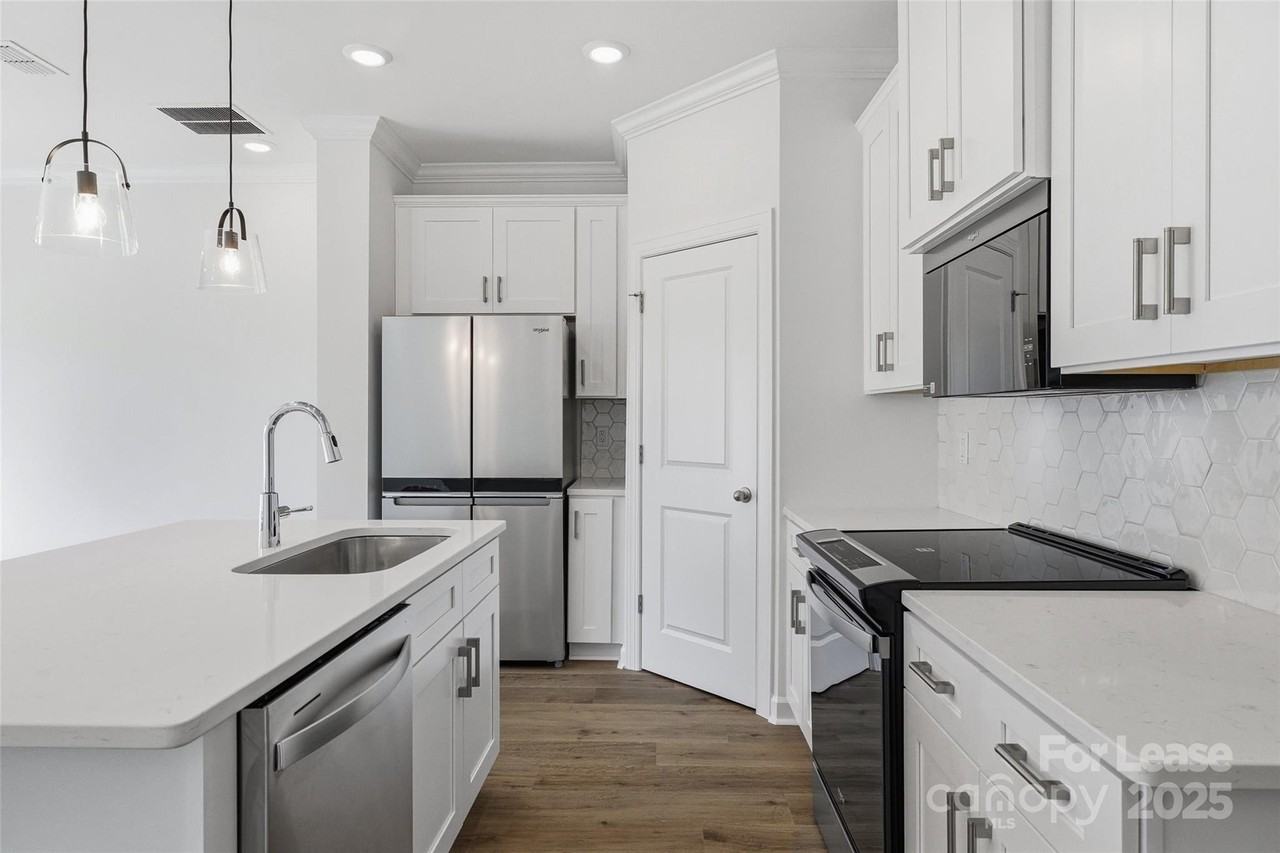 238 238 Tiger Lily Drive - Photo 7 of 30