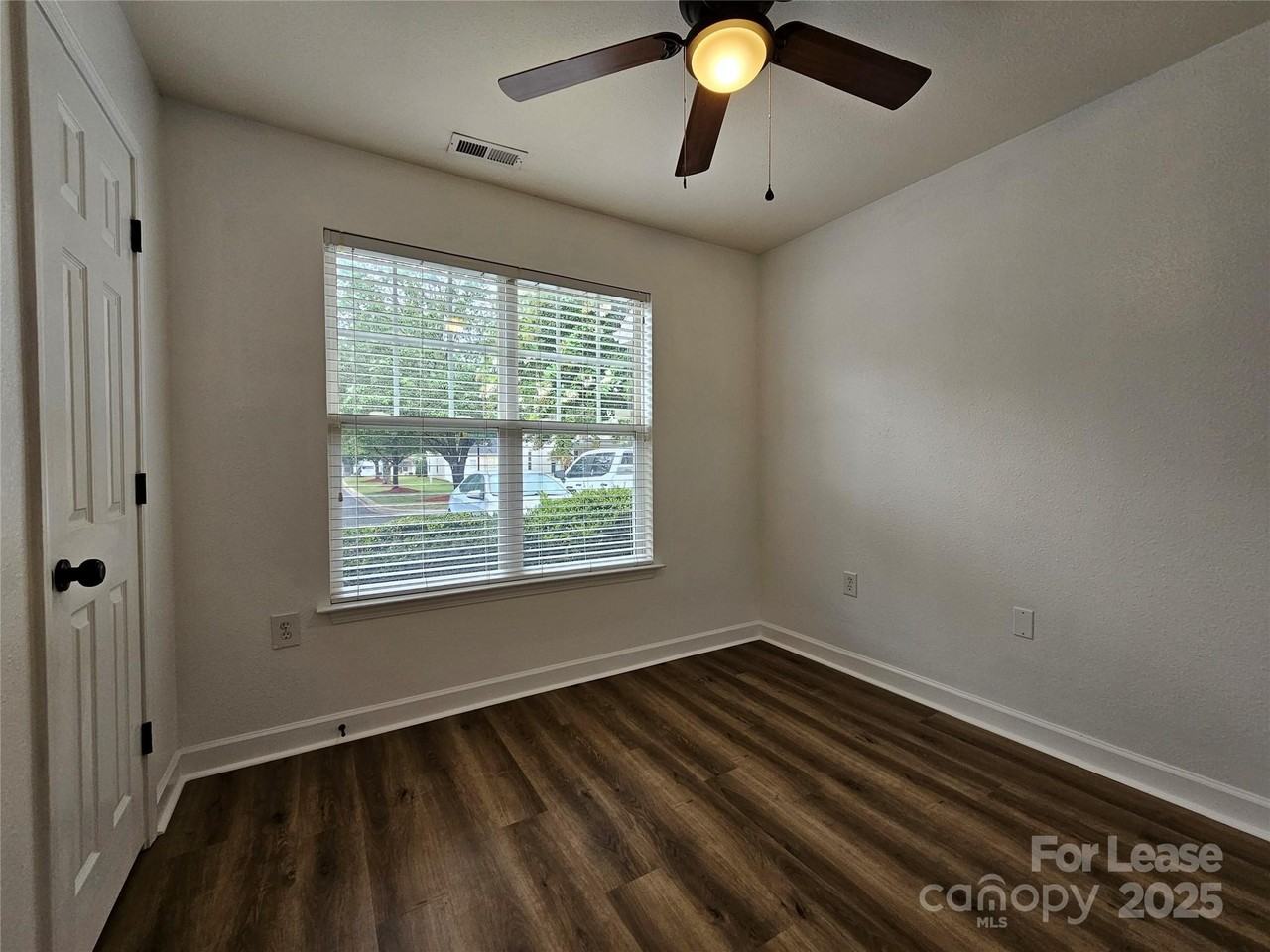 2039 Shady Pond Dr - Photo 7 of 17