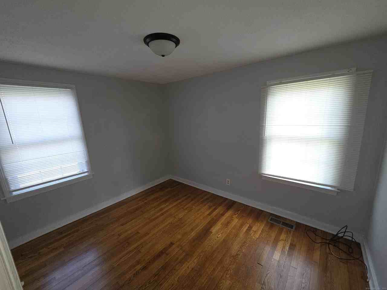 89 Tracy Ave - Photo 6 of 11