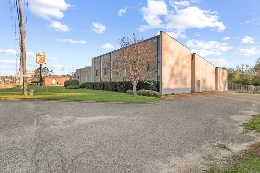 2221 Ross Clark Cir - Photo 3 of 50