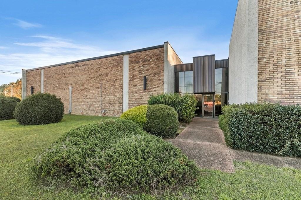 2221 Ross Clark Cir - Photo 5 of 50