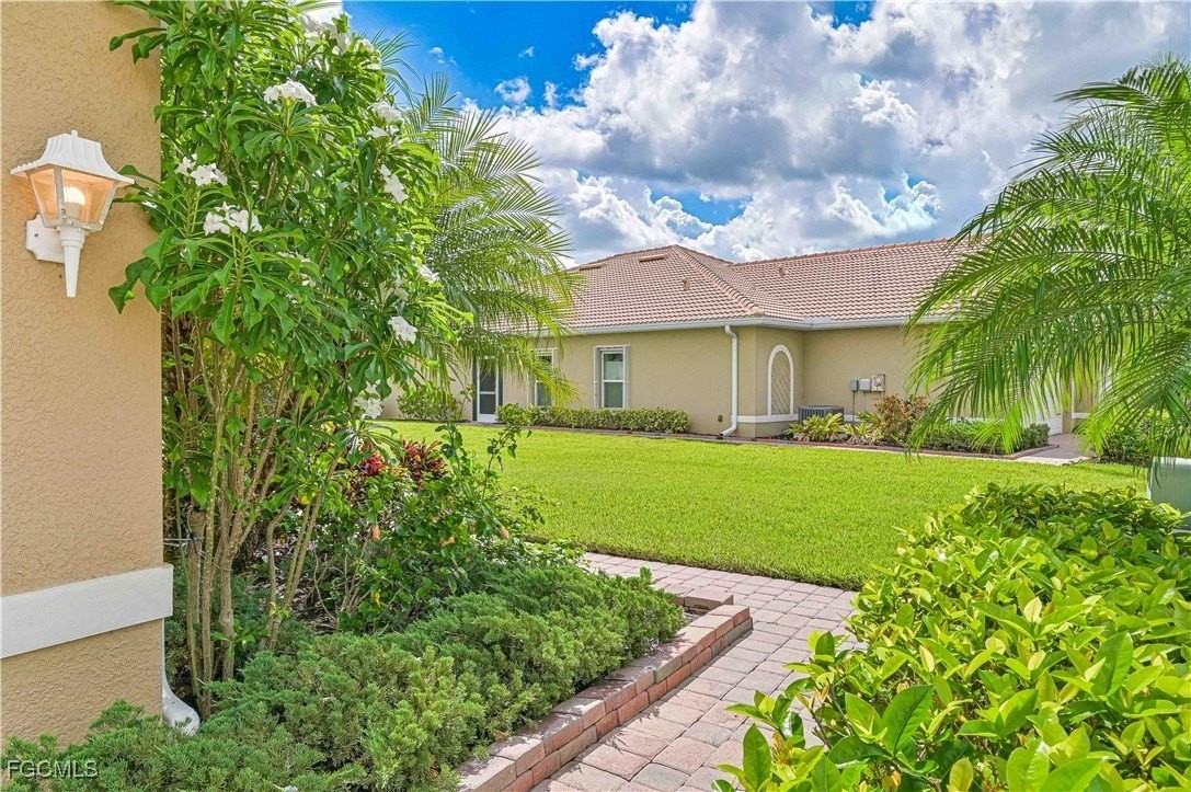 15239 Ligustrum Ln - Photo 3 of 44