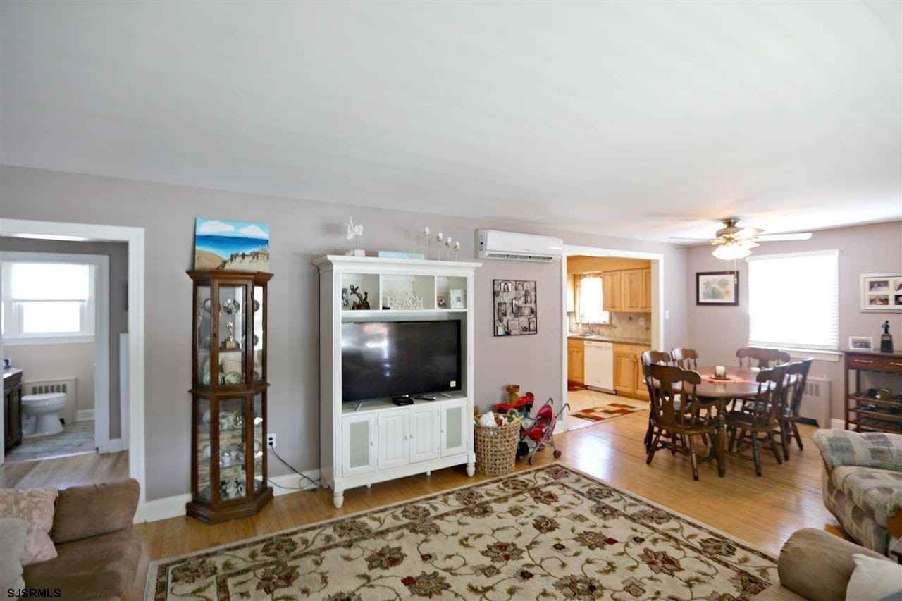 411 N Delavan Ave - Photo 7 of 28