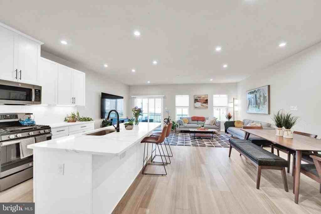 15 Pratt Ln - Photo 6 of 31