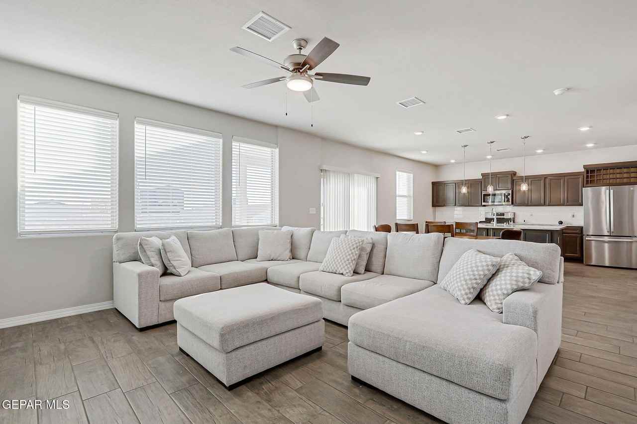 13130 Oakhampton Ave - Photo 6 of 50