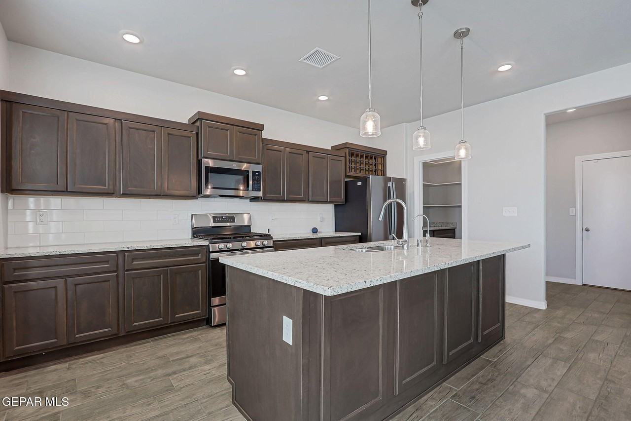 13130 Oakhampton Ave - Photo 7 of 50