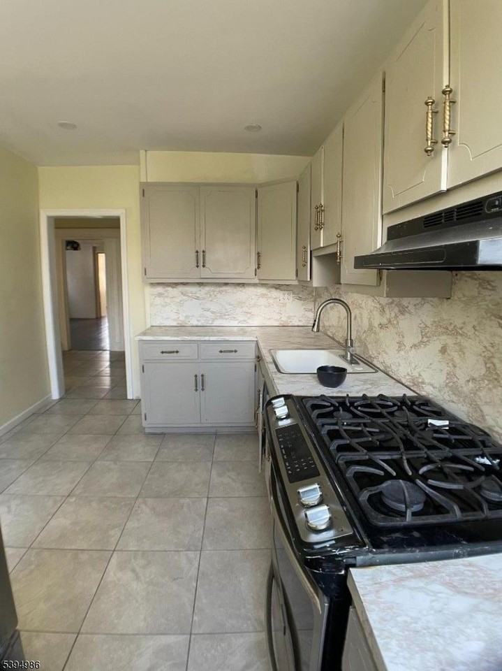 174 N 17th St #2 - Photo 7 of 14