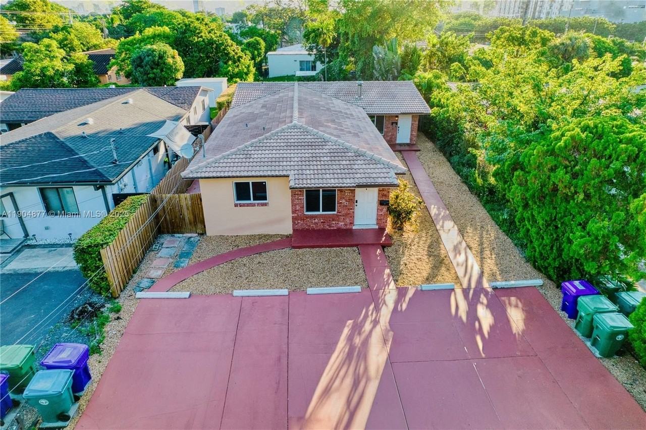 2931 Sw 39th Ave #0 - Photo 2 of 27