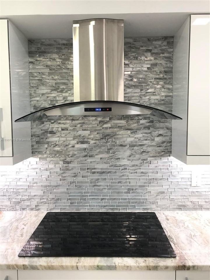 710 North K Street #104 - Photo 5 of 15