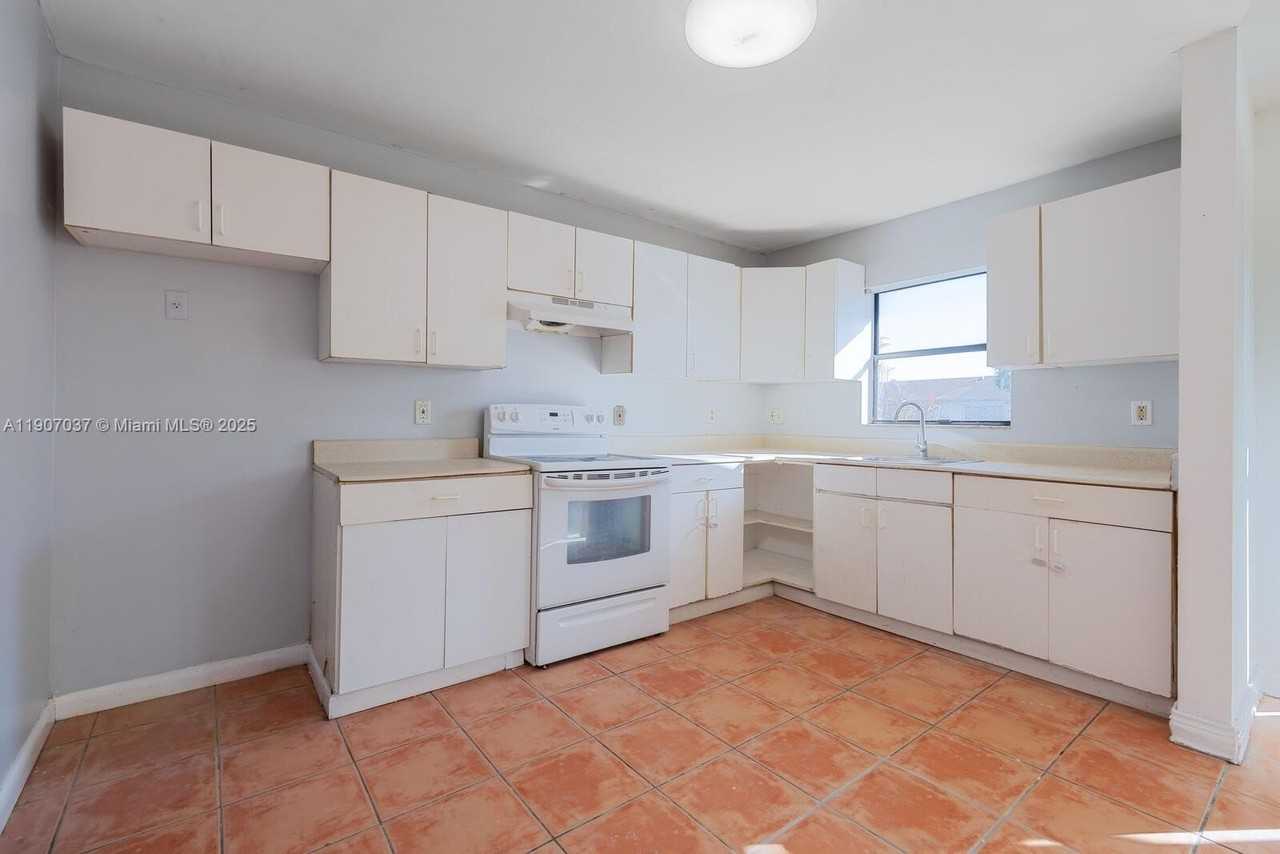 28147 Sw 142nd Ct - Photo 6 of 16