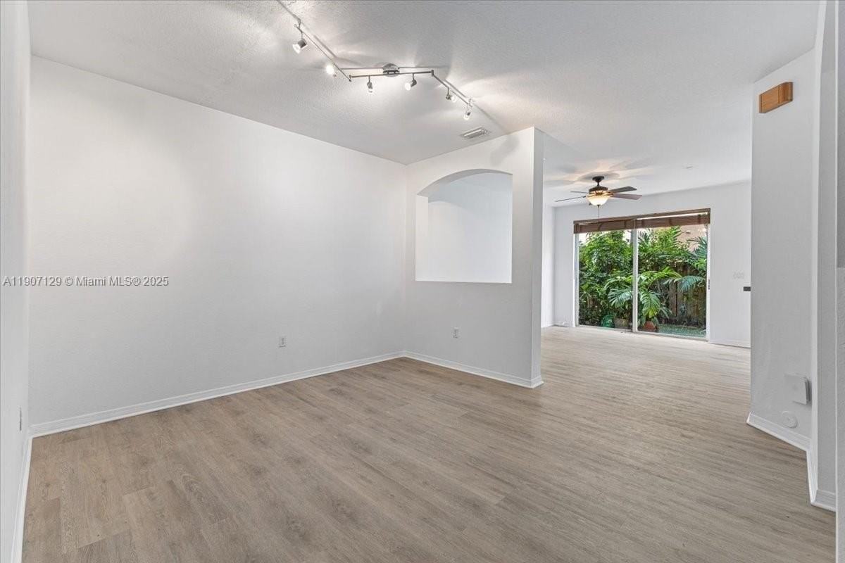 12482 Sw 122nd St - Photo 5 of 31