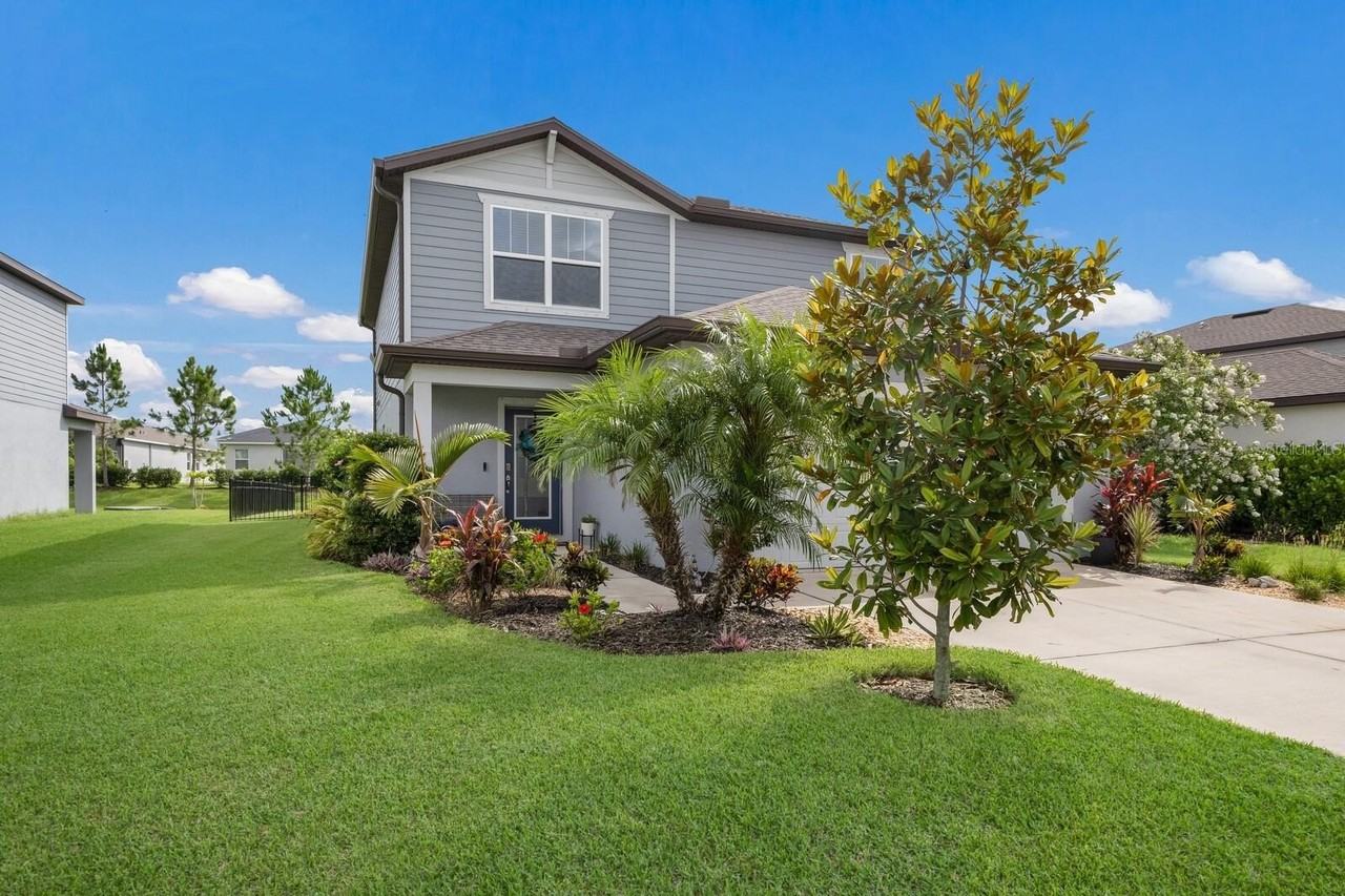 8985 Royal River Cir - Photo 2 of 50