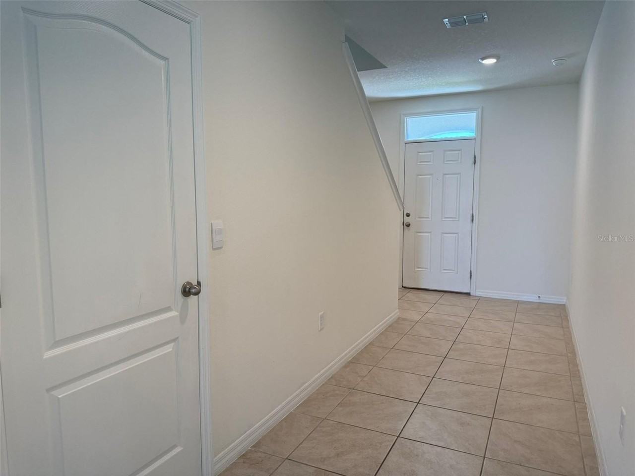 915 Waterfall Blvd - Photo 5 of 38