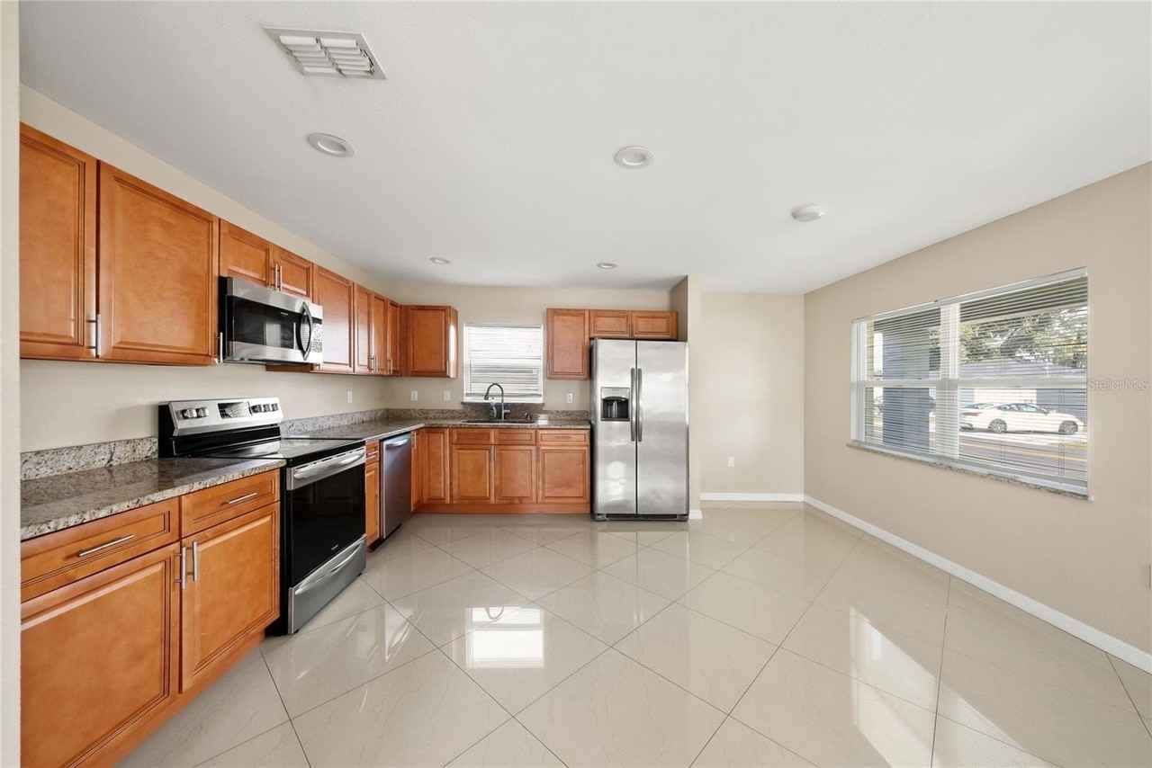 311 Avenue P Nw - Photo 5 of 18