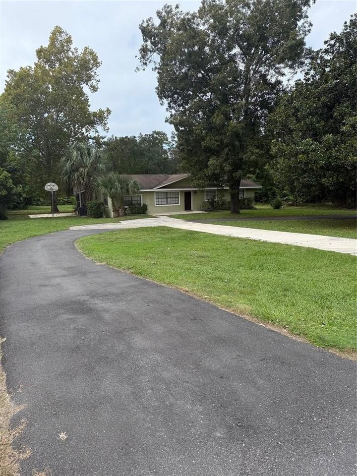 3250 Se Lake Weir Ave - Photo 2 of 13