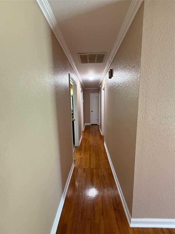 3250 Se Lake Weir Ave - Photo 4 of 13