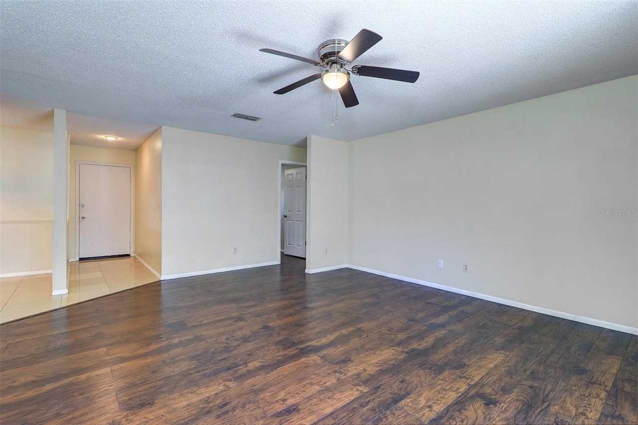 1915 Saginaw Court - Photo 5 of 24