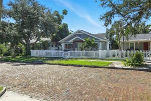 featured image of 3634 Burlington Ave N