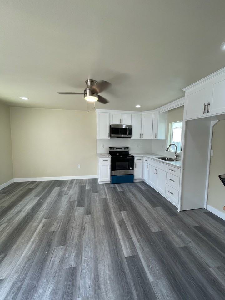 345 Stepney Street #14 - Photo 5 of 10