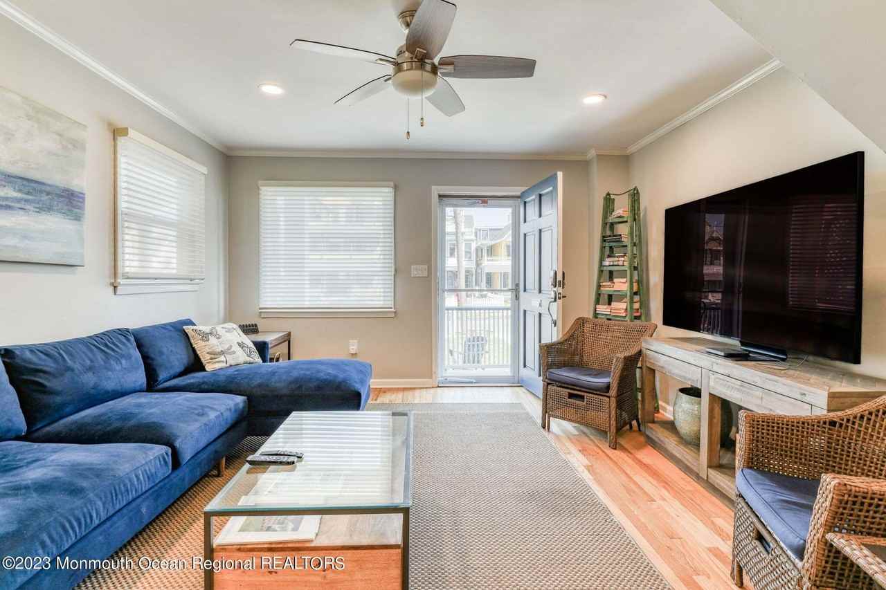 6 1/2 Embury Avenue - Photo 6 of 23