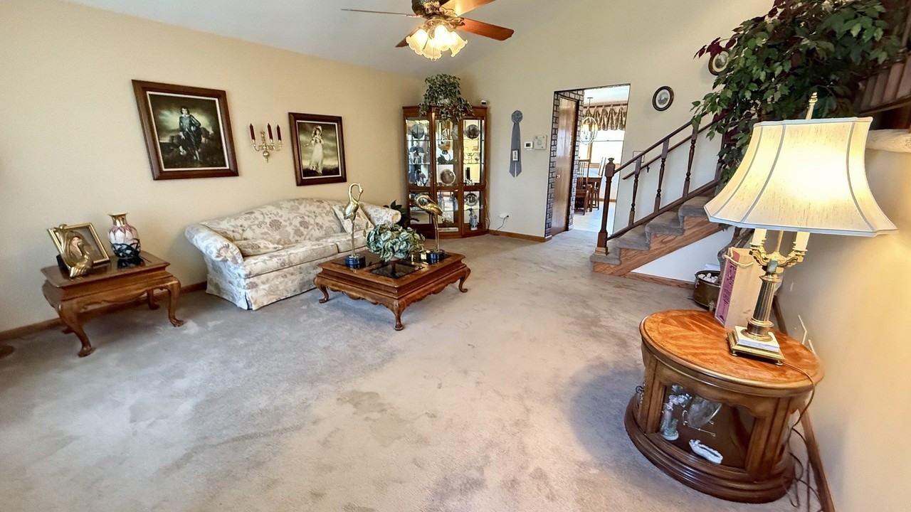 12913 Crestbrook Ct - Photo 7 of 19