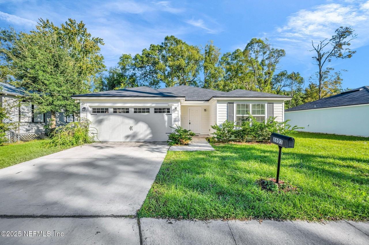 2603 Lowell Avenue - Photo 2 of 23