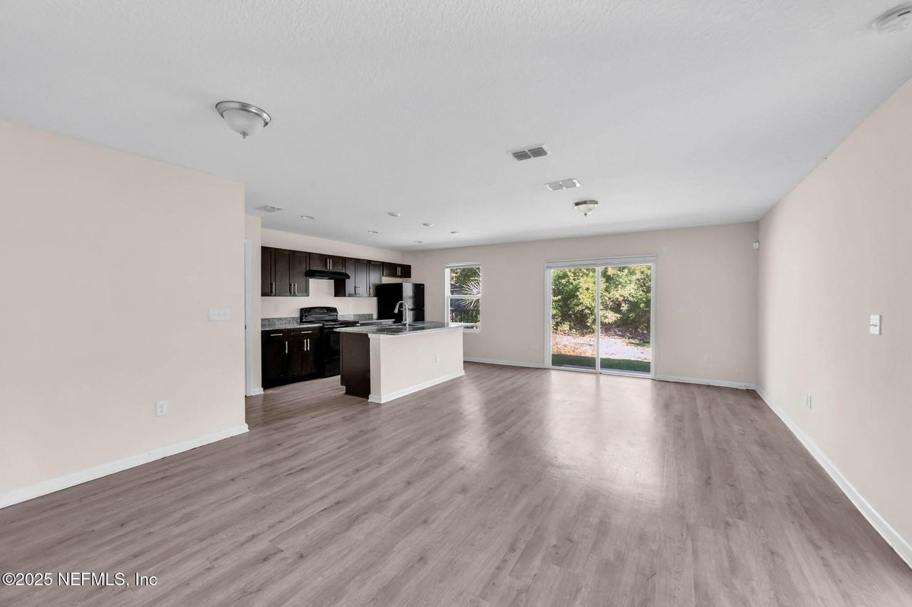 2603 Lowell Avenue - Photo 4 of 23