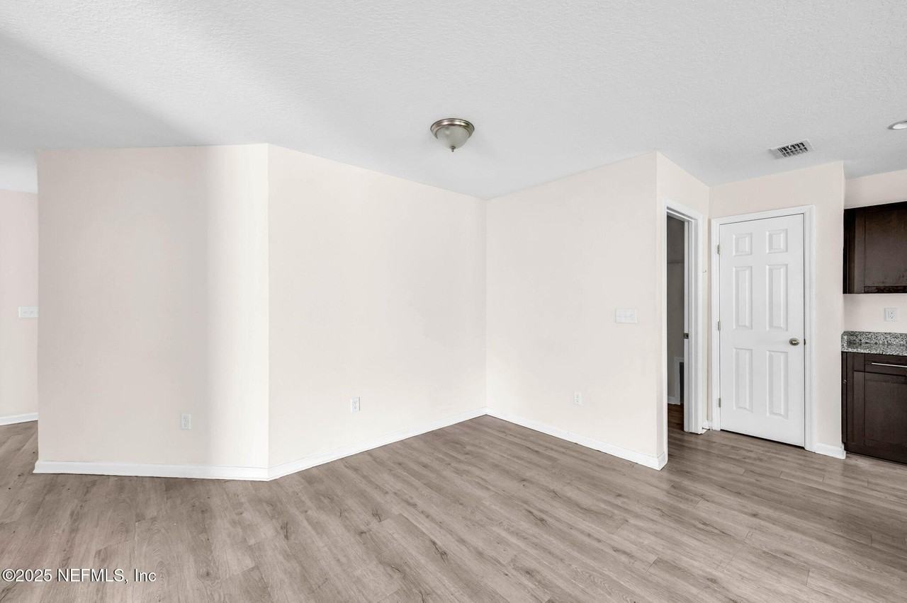 2603 Lowell Avenue - Photo 6 of 23