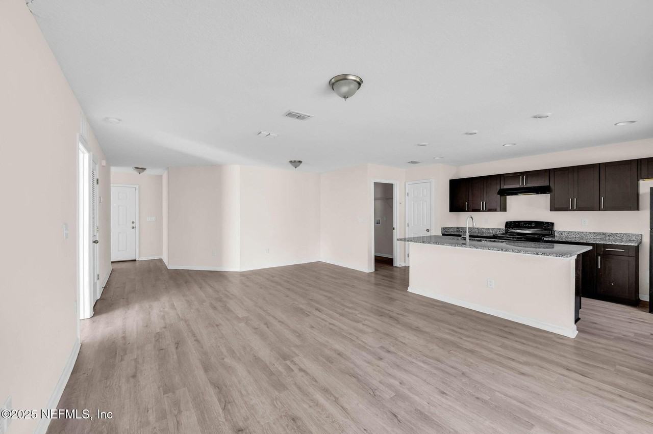 2603 Lowell Avenue - Photo 7 of 23