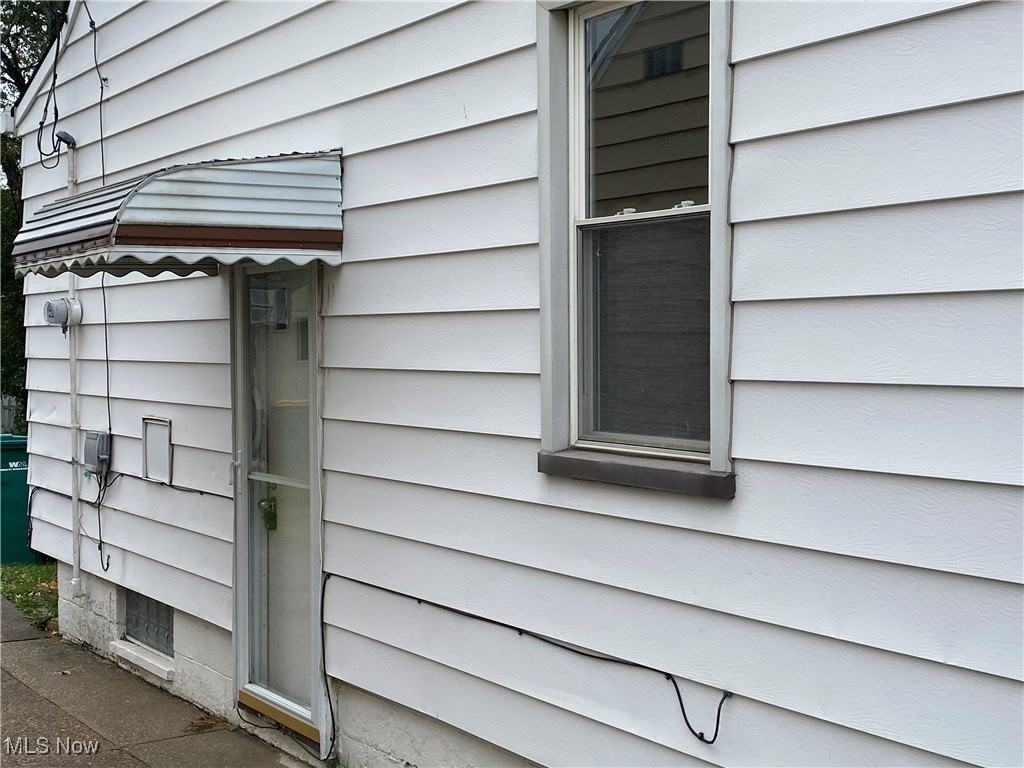 16312 Corkhill Rd - Photo 2 of 13