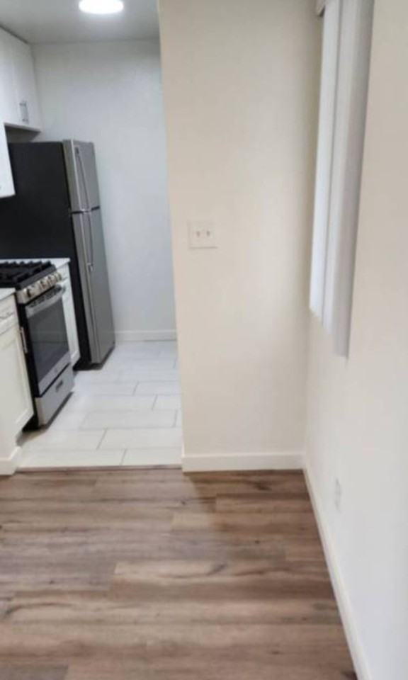 4276 South Centinela Avenue - Photo 2 of 19