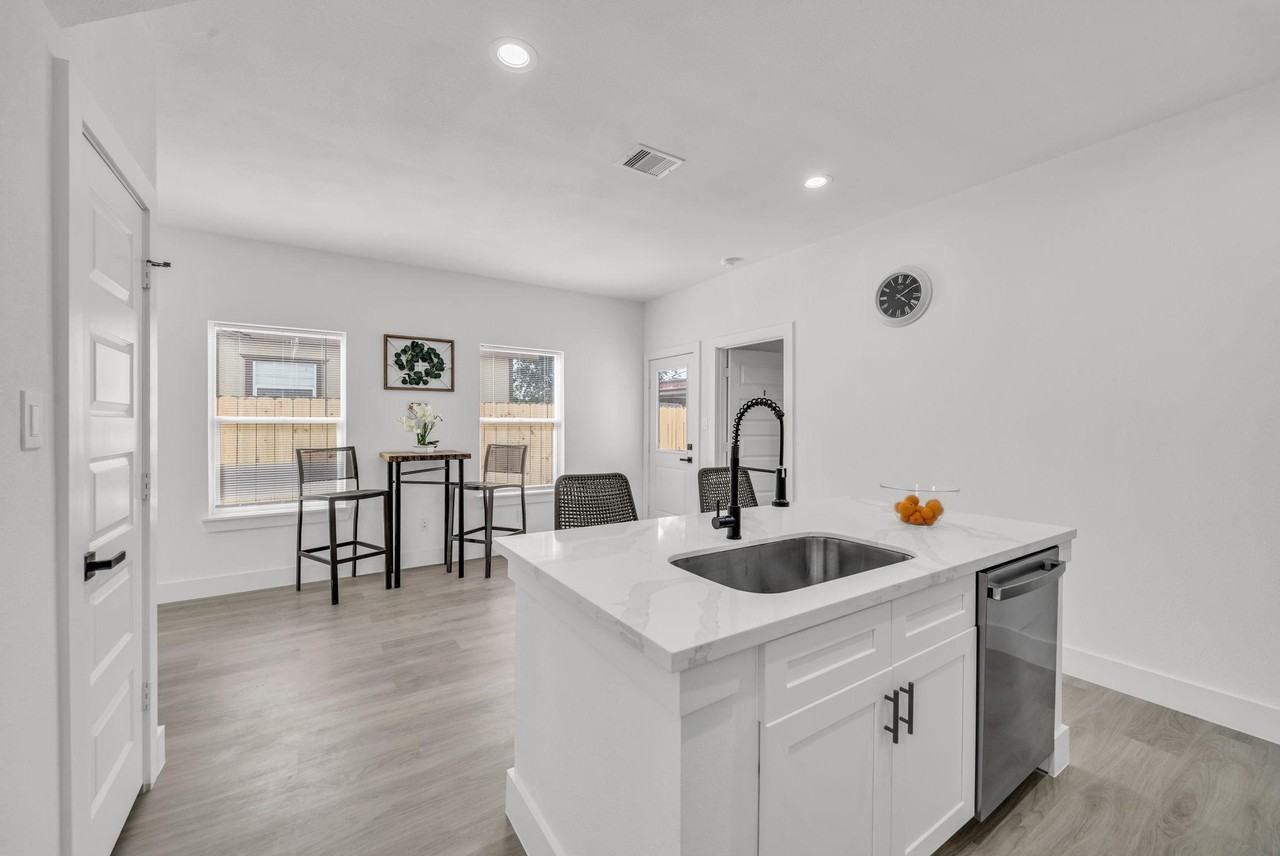 Hanfro Ln - Photo 3 of 8