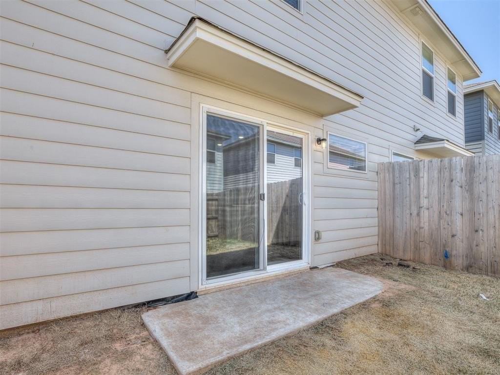 8931 Nw 109th Ter - Photo 4 of 19