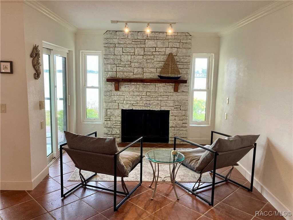 373 Nw 14th Pl - Photo 5 of 32