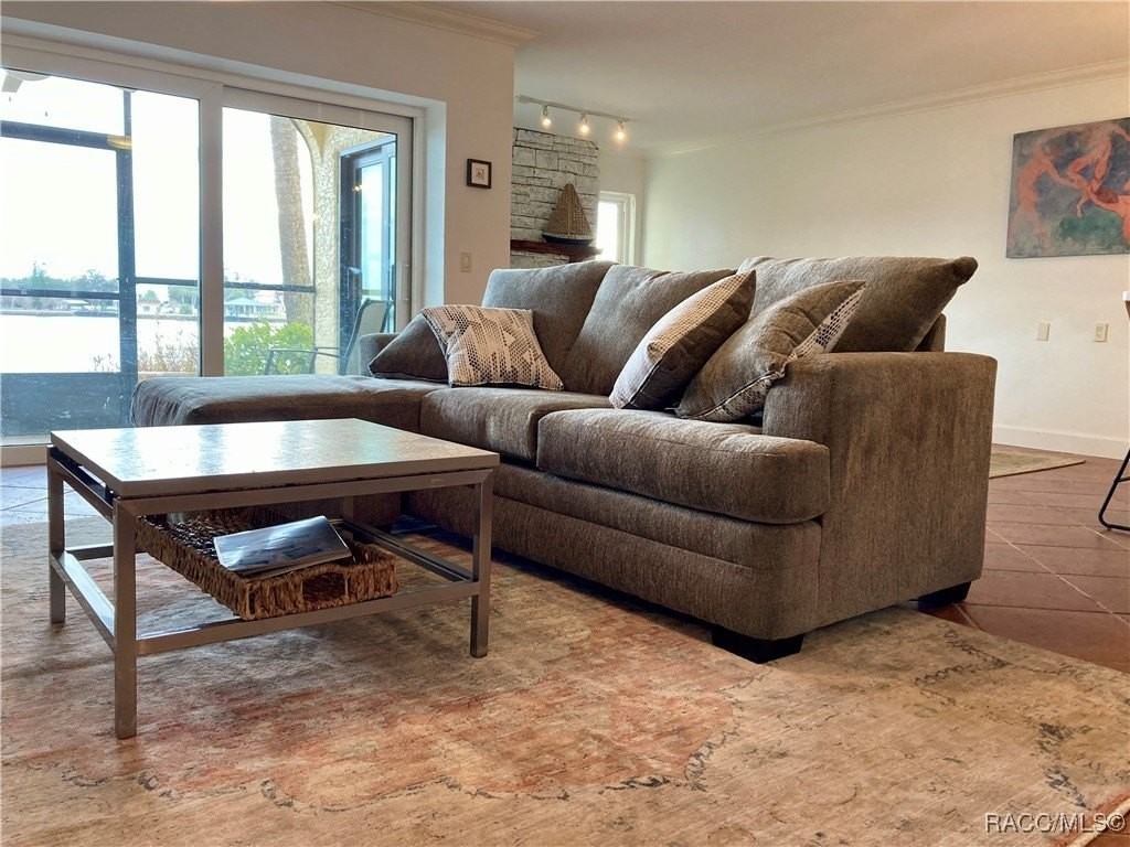 373 Nw 14th Pl - Photo 4 of 32