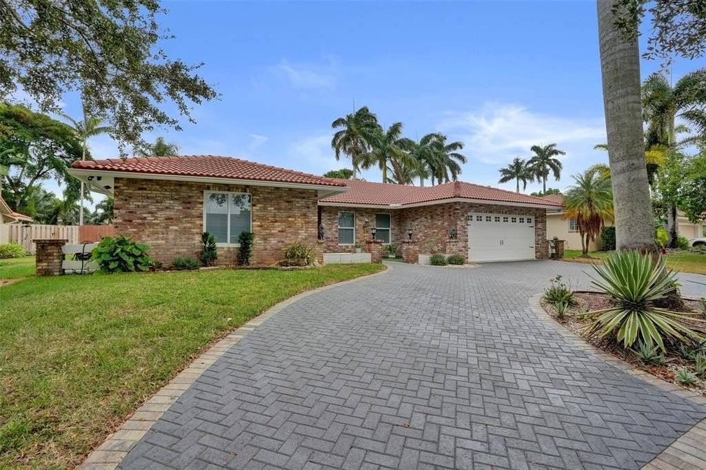 9540 Nw 13th St - Photo 2 of 39