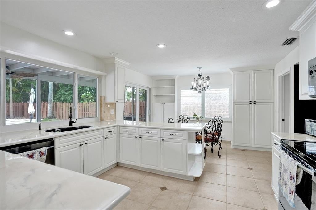 9540 Nw 13th St - Photo 6 of 39