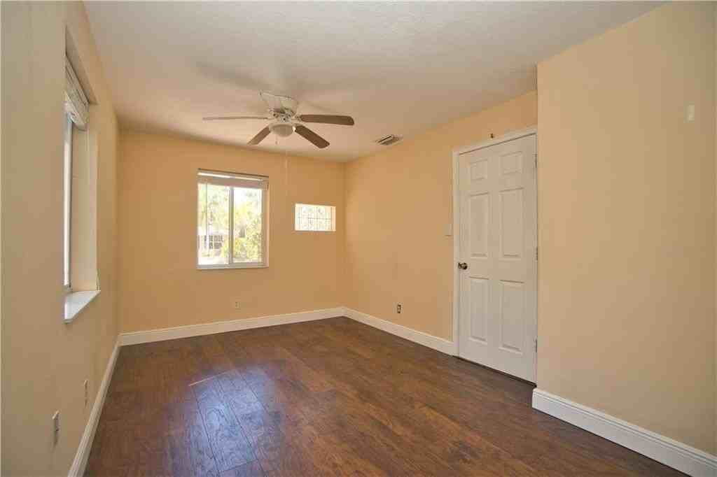 412 Sw 13th St - Photo 6 of 24