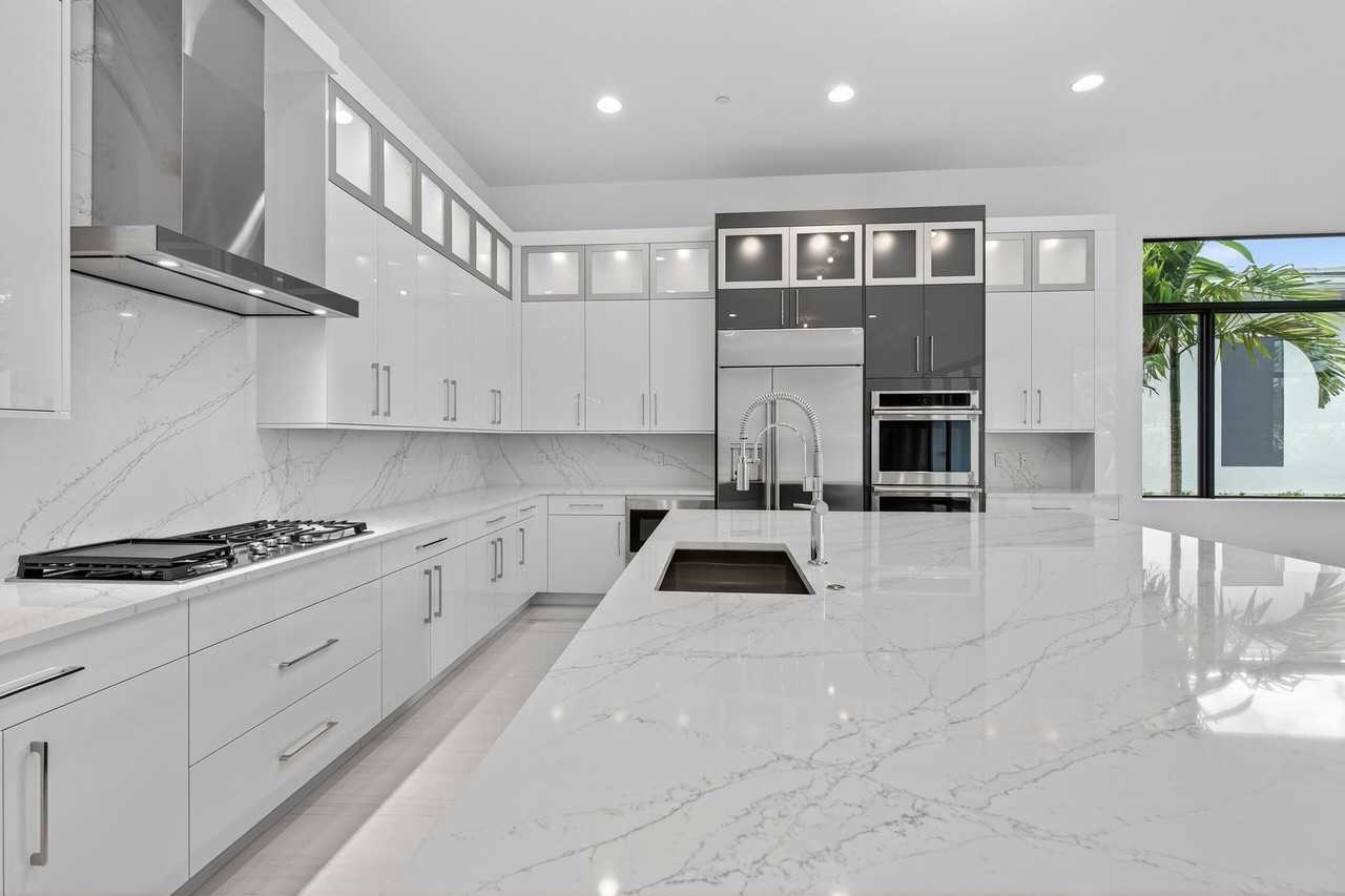 9144 Coral Isles Cir - Photo 3 of 12