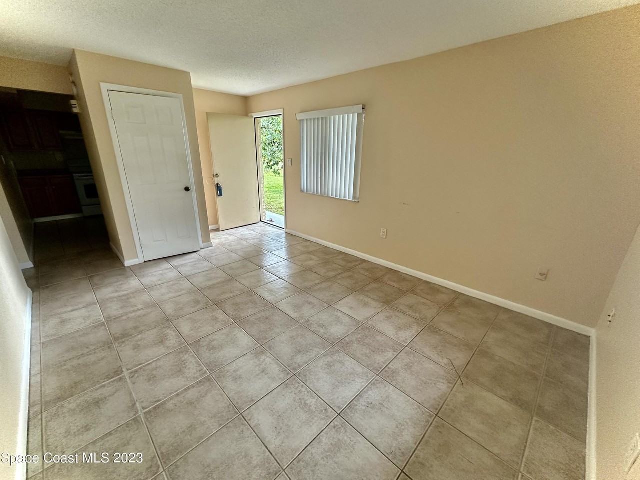 2390 North Tropical Trail - Photo 3 of 14