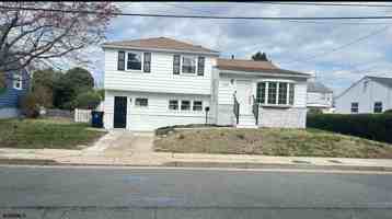 featured image of 1049 North Michigan Avenue