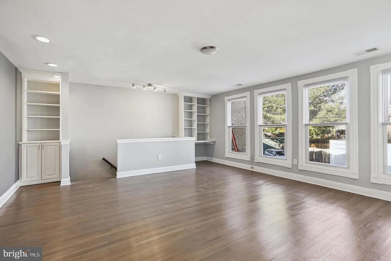 1507 Freedom Way Se Unit 2 #2 - Photo 3 of 22