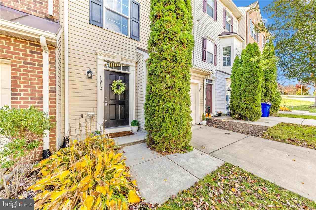 1812 Reading Ct - Photo 3 of 43