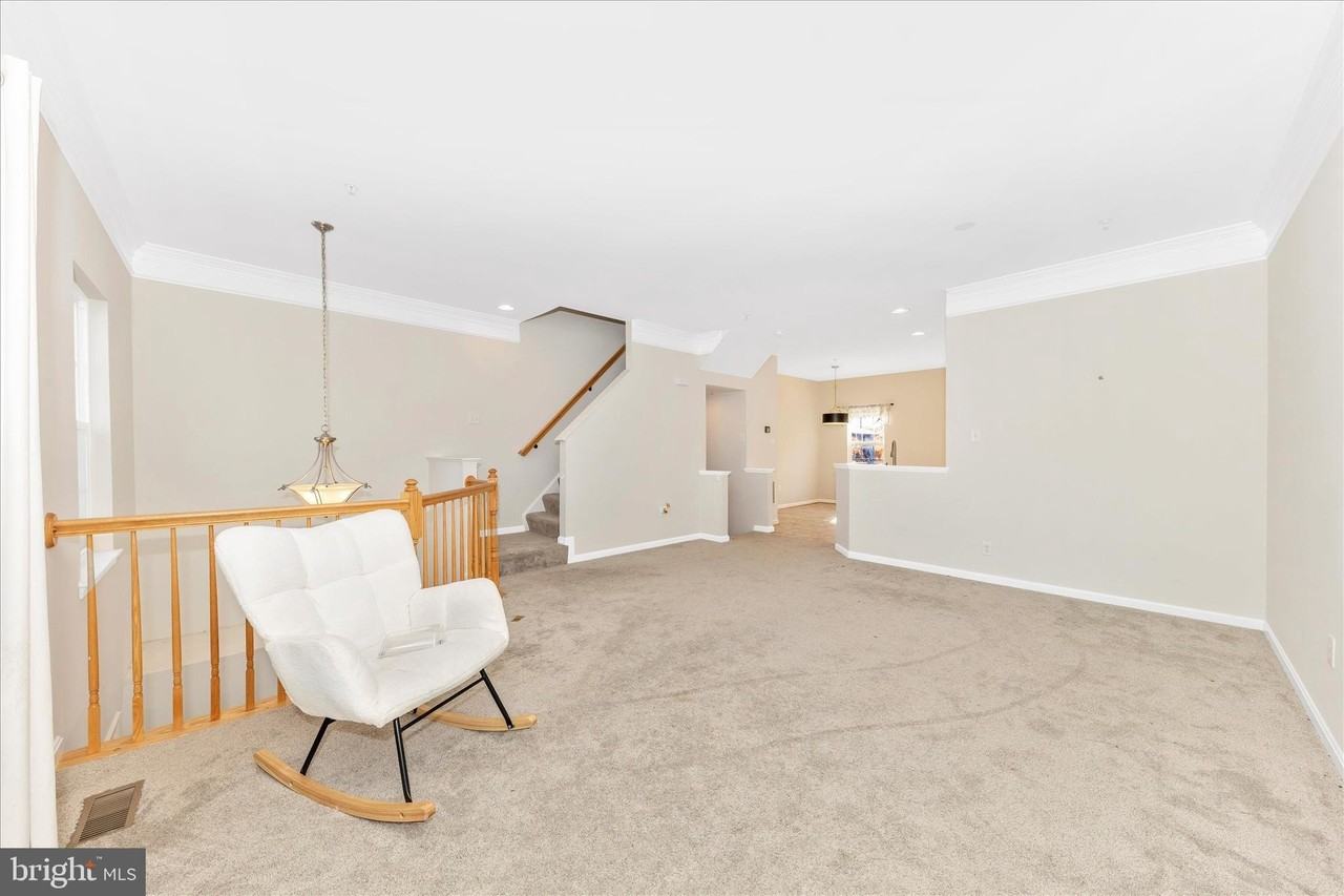 1812 Reading Ct - Photo 6 of 43