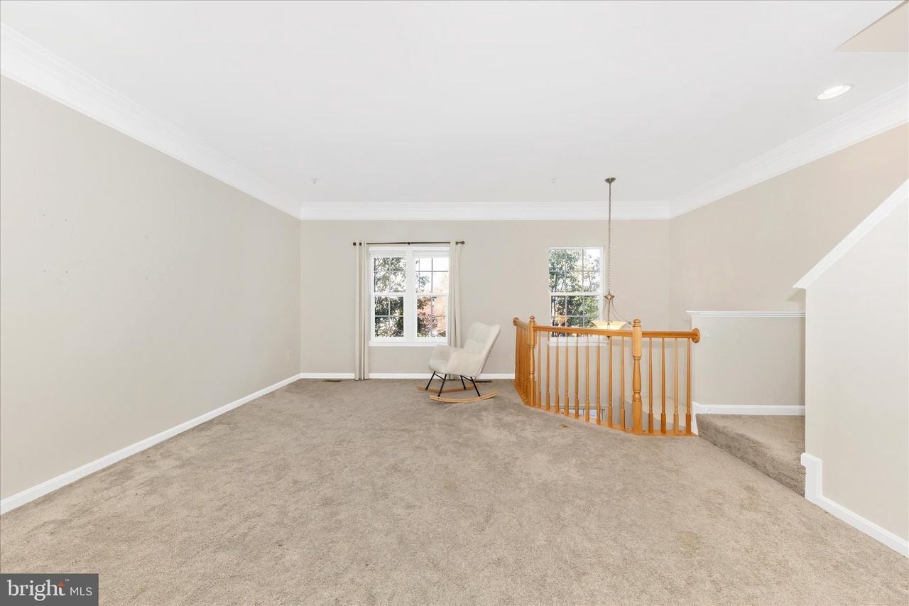 1812 Reading Ct - Photo 7 of 43