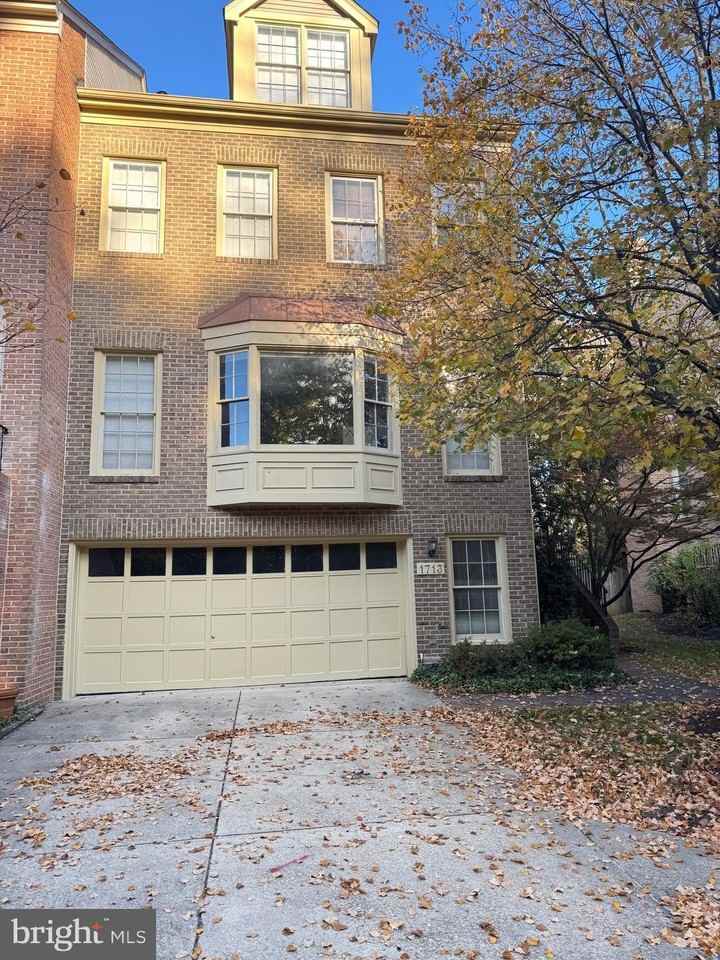 1713 Leighton Wood Ln - Photo 2 of 47