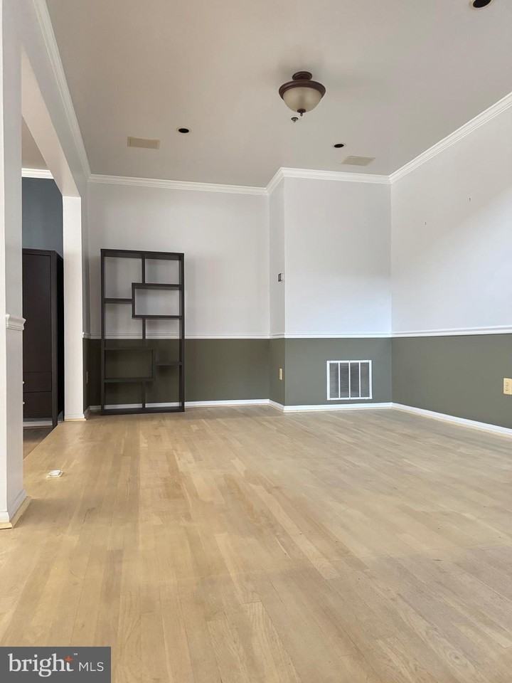 1713 Leighton Wood Ln - Photo 6 of 47