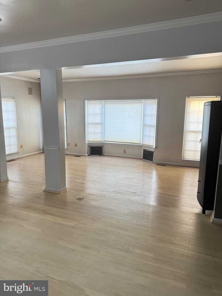 1713 Leighton Wood Ln - Photo 7 of 47